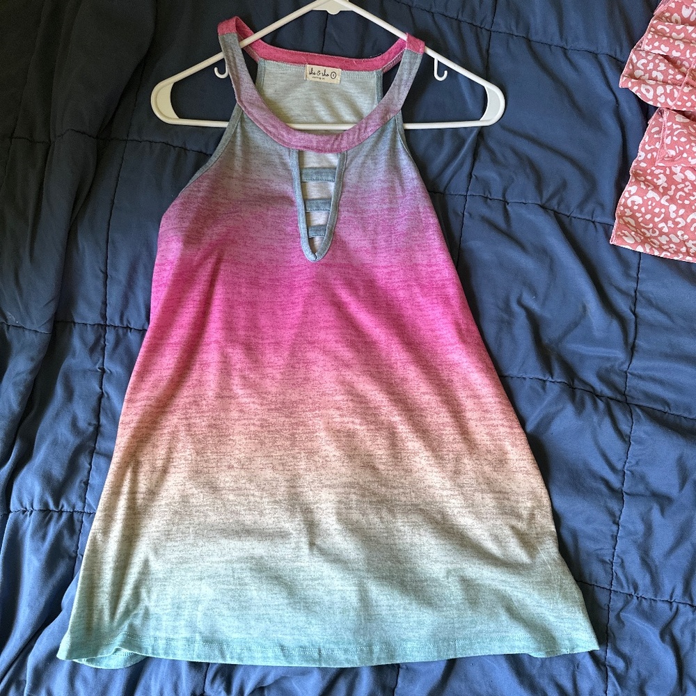 Ombré key hole shirt